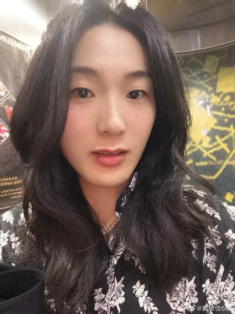 爱奇艺还为用户呈送众多平台佳作，为会员提供更多观影福利：包括各类电影节获奖作品《爱乐之城》《水形物语》《三块广告牌》《一个明星的诞生》《小偷家族》;《北方一片苍茫》《暴雪将至》《嗝嗝老师》《摩天轮》等国内外优秀影片